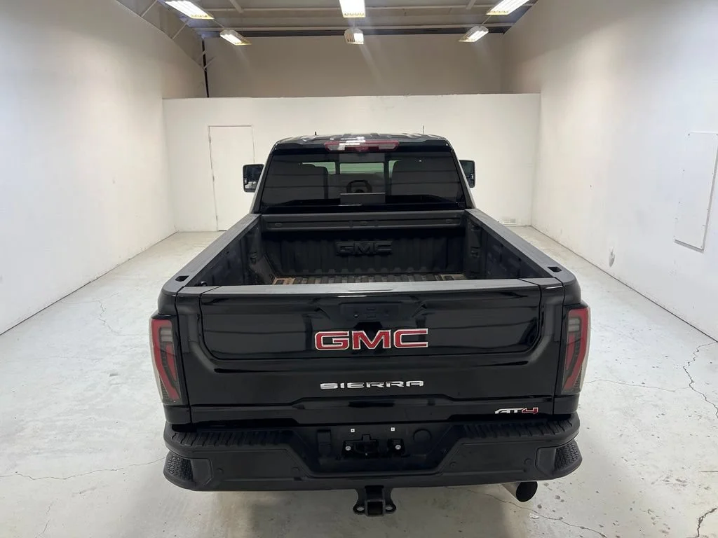 Used 2025 Onyx Black GMC AT4 image 4