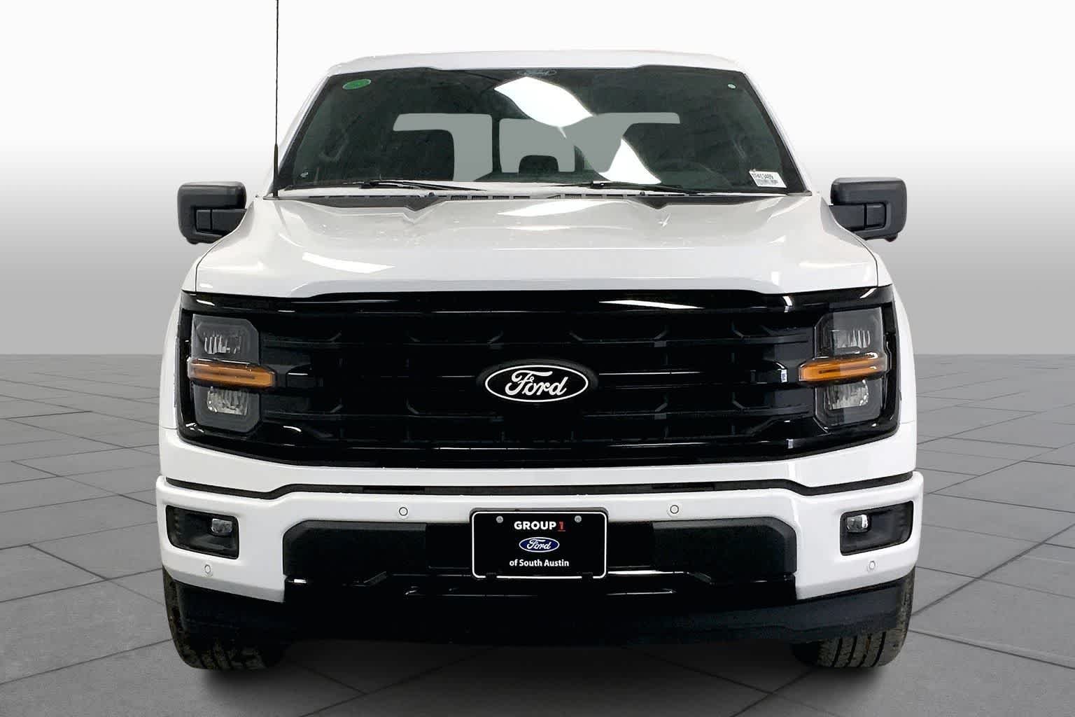 New 2026 Oxford White Ford XLT image 3