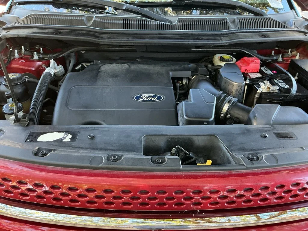 Used 2013 Red Ford Limited image 22