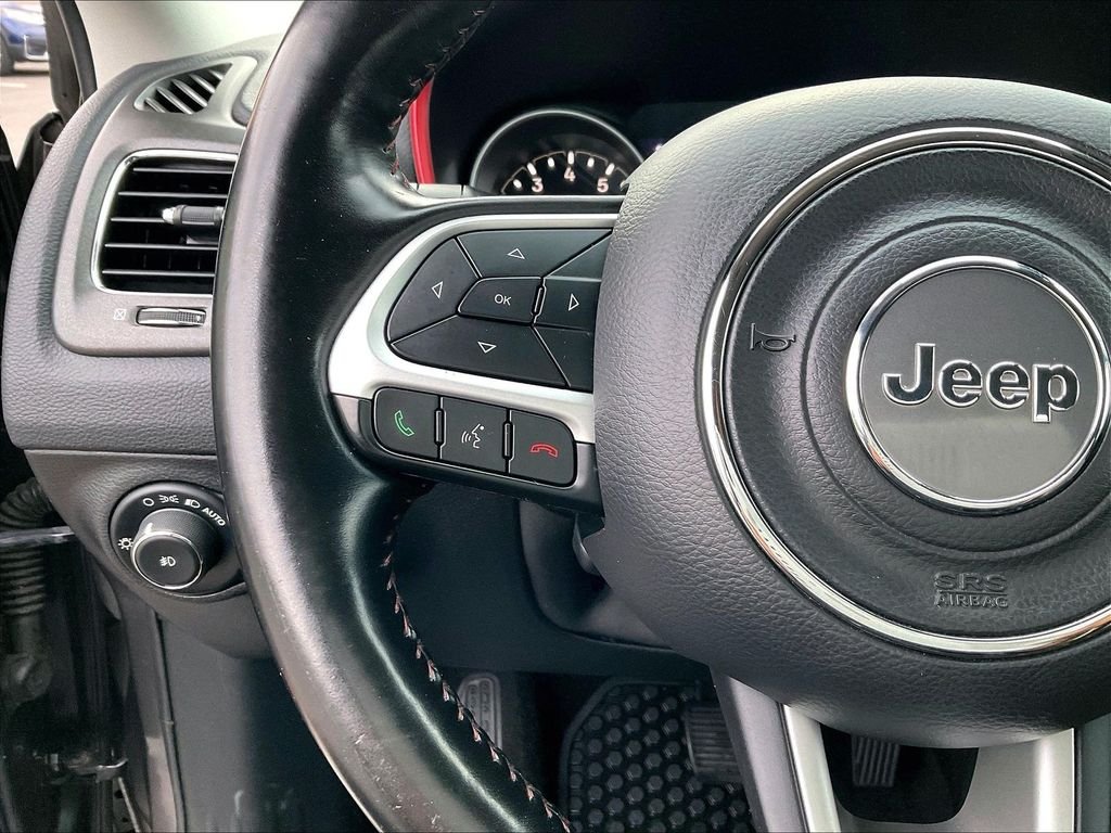 Used 2020 Granite Crystal Metallic Clearcoat Jeep Trailhawk image 22