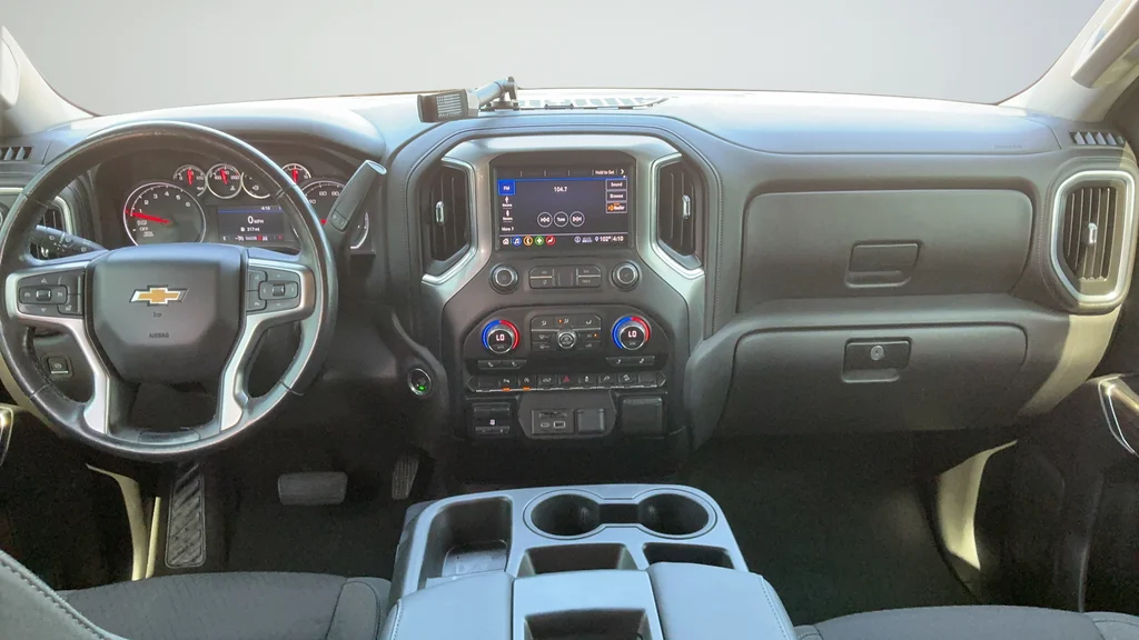 Used 2020 Gray Chevrolet LT image 4
