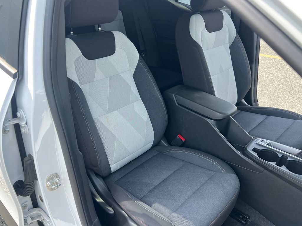 Used 2024 Summit White Chevrolet 1RS image 25