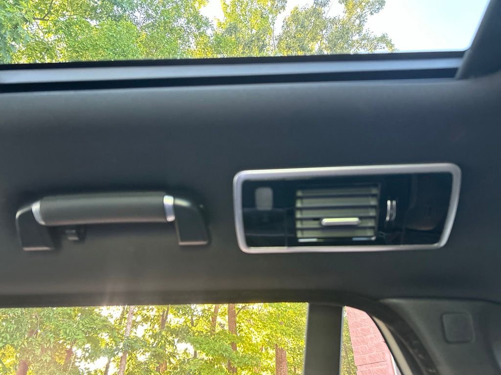 Used 2019 White Land Rover 5.0L V8 Supercharged image 24
