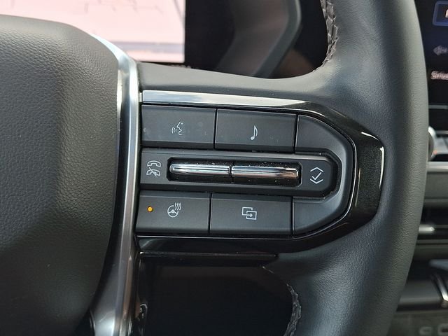 Used 2025 Gray Chevrolet Trail Boss image 21