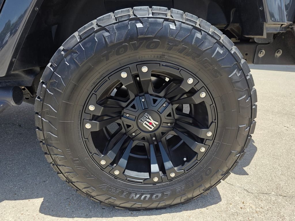 Used 2017 Gray Jeep Unlimited Rubicon image 15