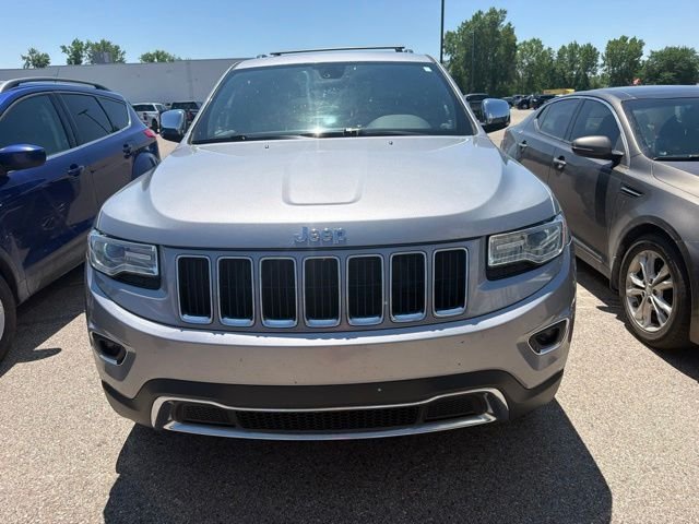 Used 2016 Silver Jeep Limited image 2