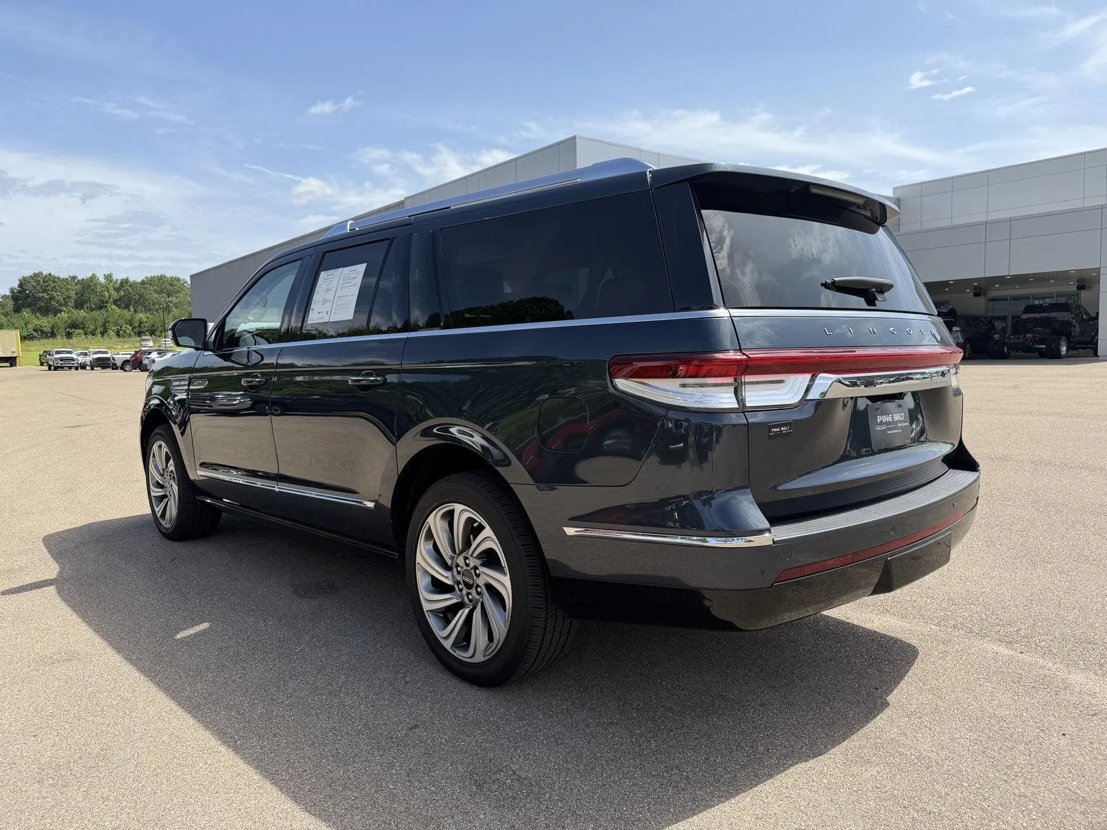 Used 2024 Flight Blue Metallic Clearcoat Lincoln Reserve image 4
