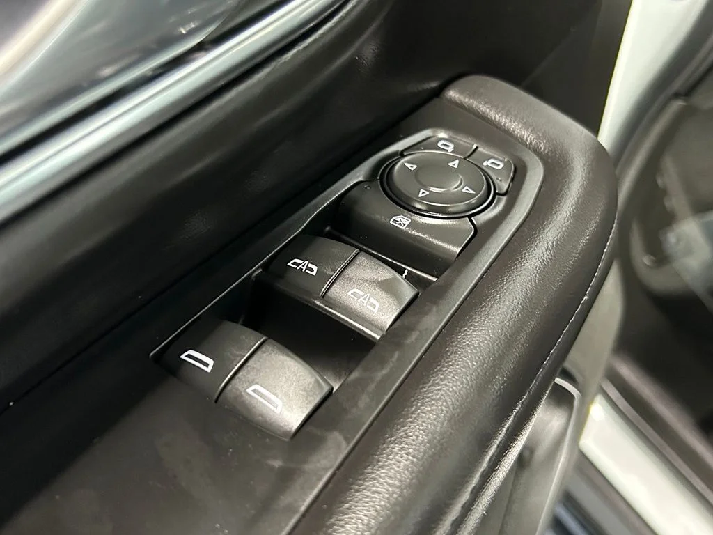 Used 2023 Summit White Chevrolet LS image 33