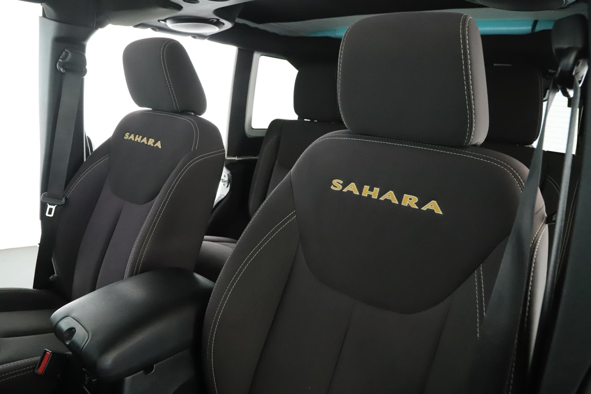 2014 Jeep Wrangler Unlimited Sahara - Photo 4