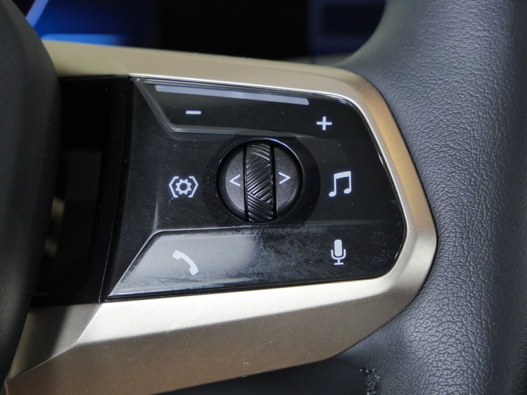 Used 2024 Black BMW xDrive50 image 42