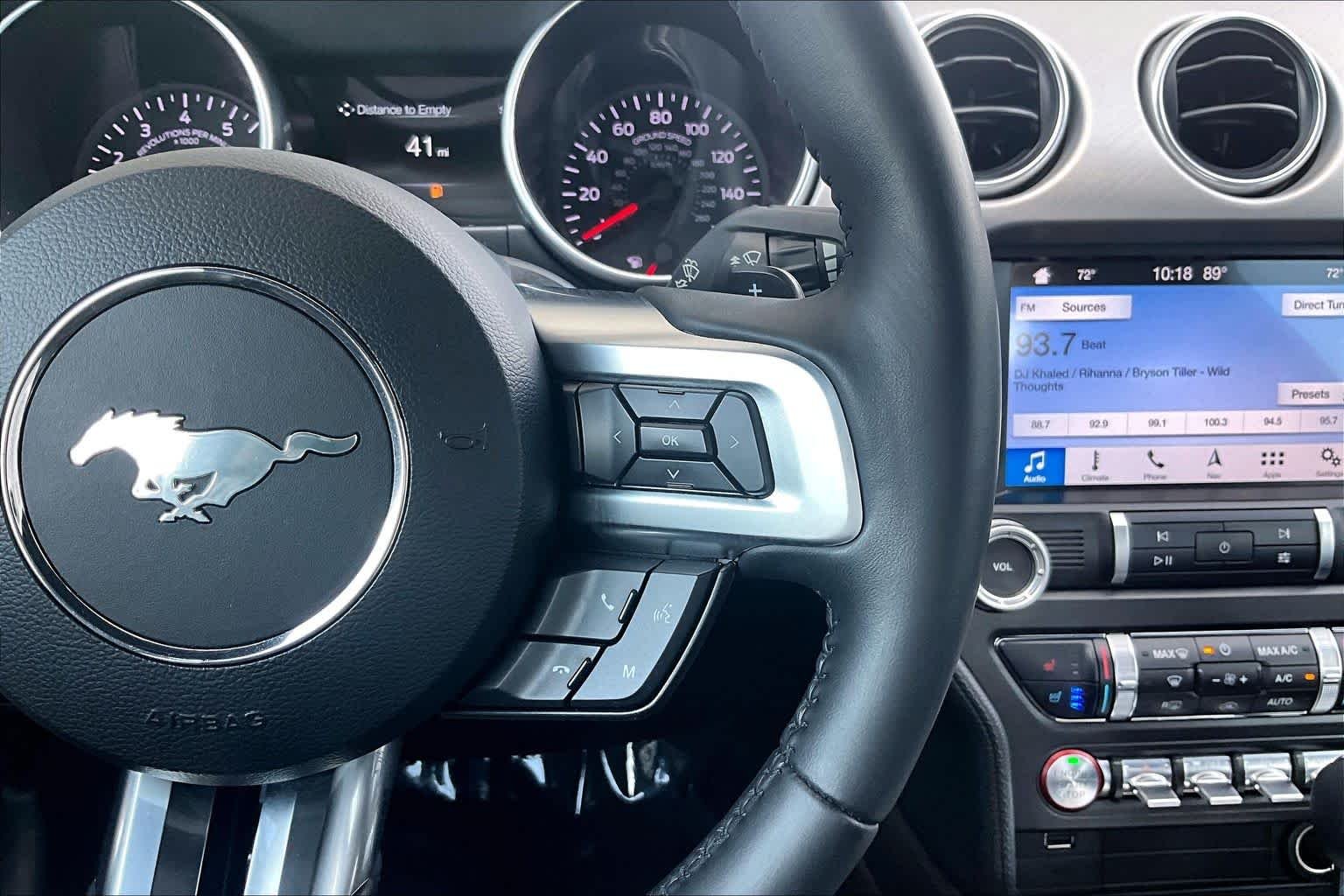Used 2019 Magnetic Metallic Ford GT Premium image 22