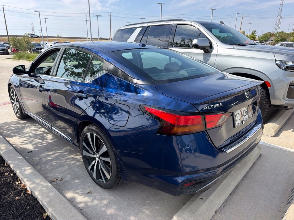 Used 2021 Blue Nissan 2.0 SR image 10