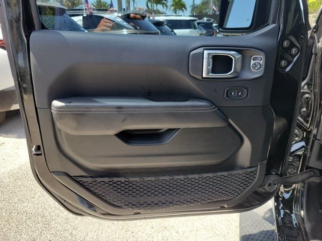 2022 Jeep Wrangler Unlimited Sahara 4XE - Photo 19