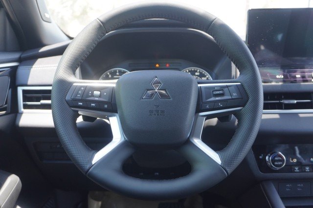 New 2026 Black Diamond Mitsubishi SE image 24