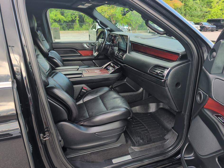 Used 2021 Black Lincoln Reserve image 12