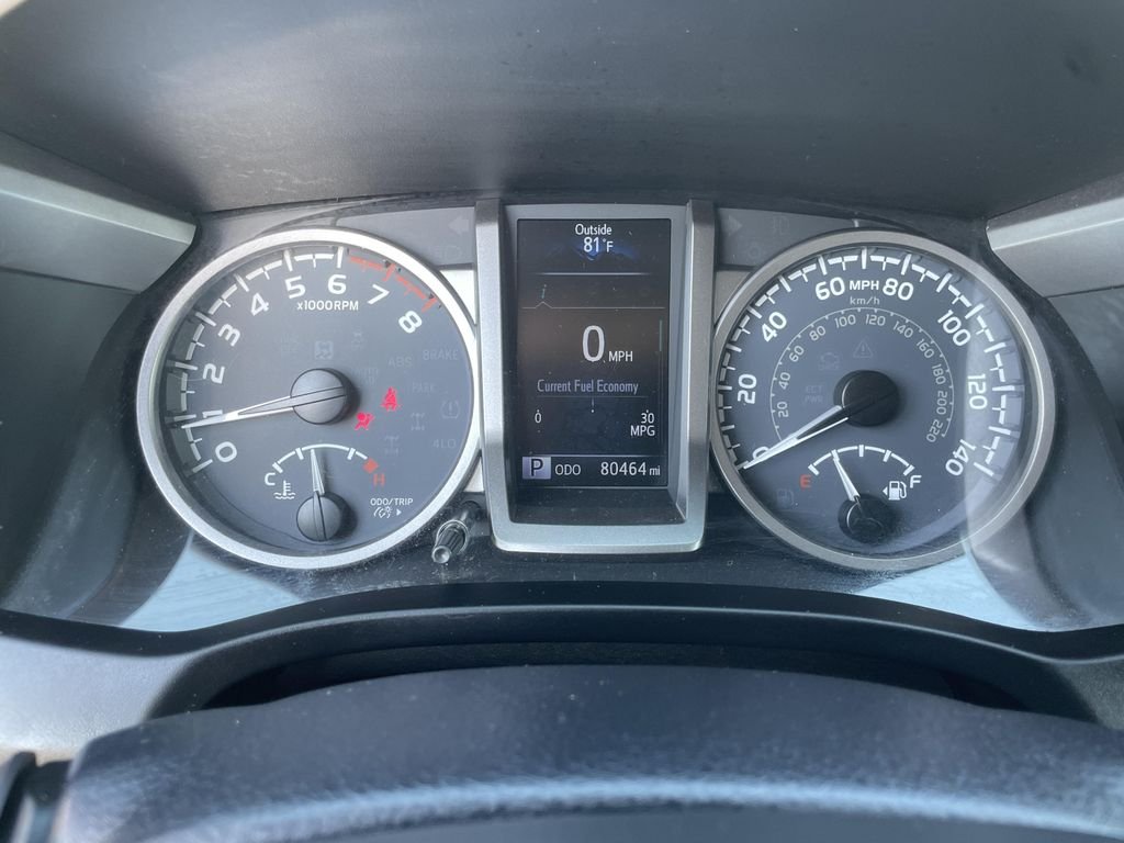 Used 2017 White Toyota SR5 image 22