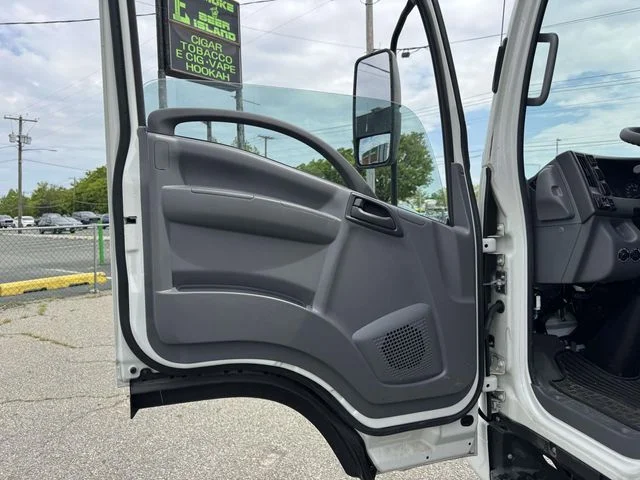 Used 2020 White Isuzu 200 image 22