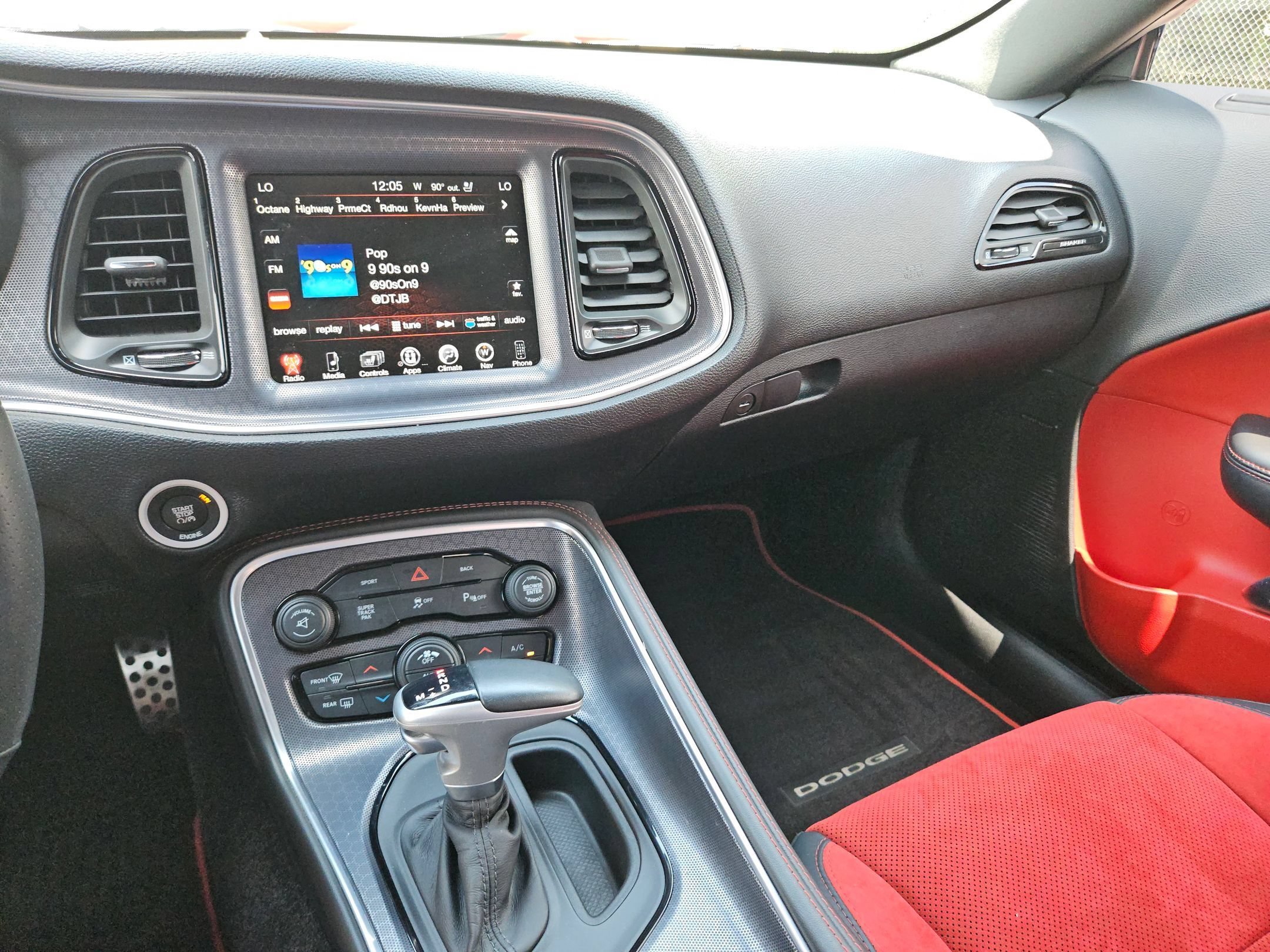 Used 2016 Torred Clearcoat Dodge 392 Hemi Scat Pack Shaker image 16
