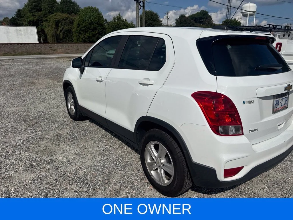 Used 2020 SUMMIT WHITE Chevrolet LS image 4