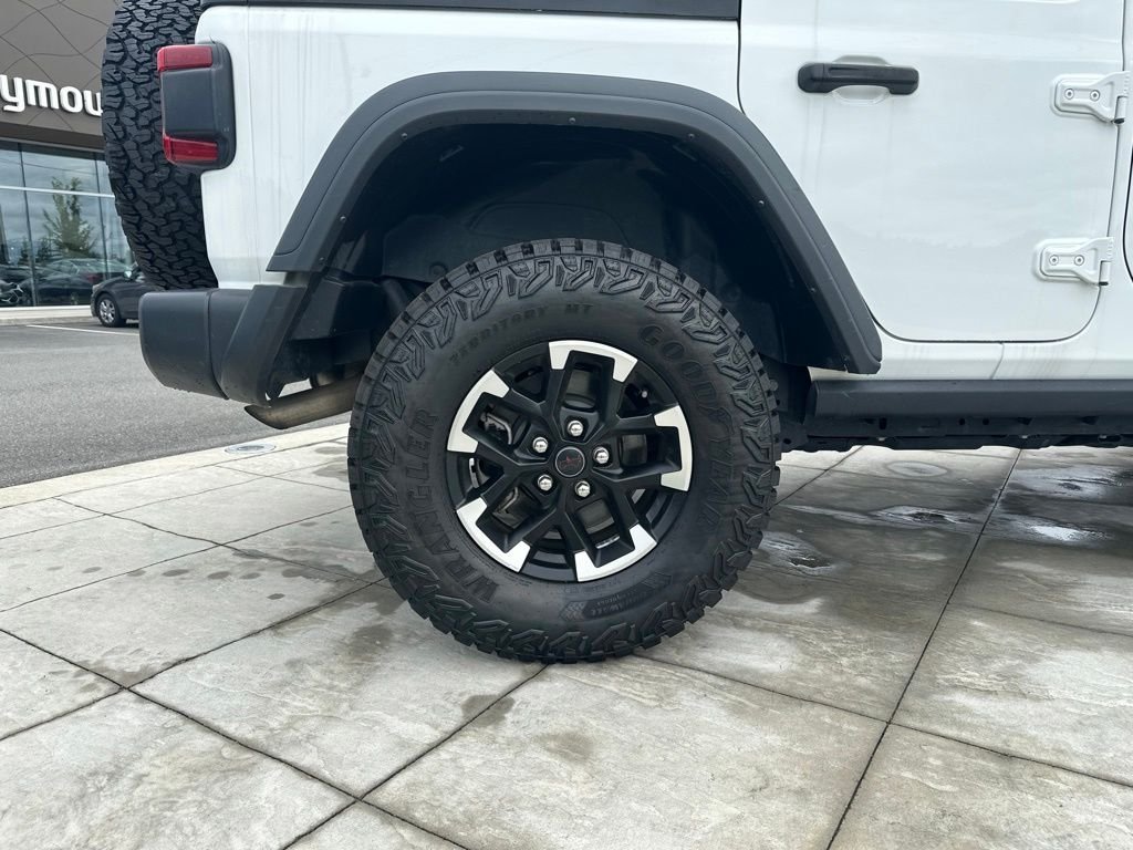 Used 2025 White Jeep Rubicon image 5
