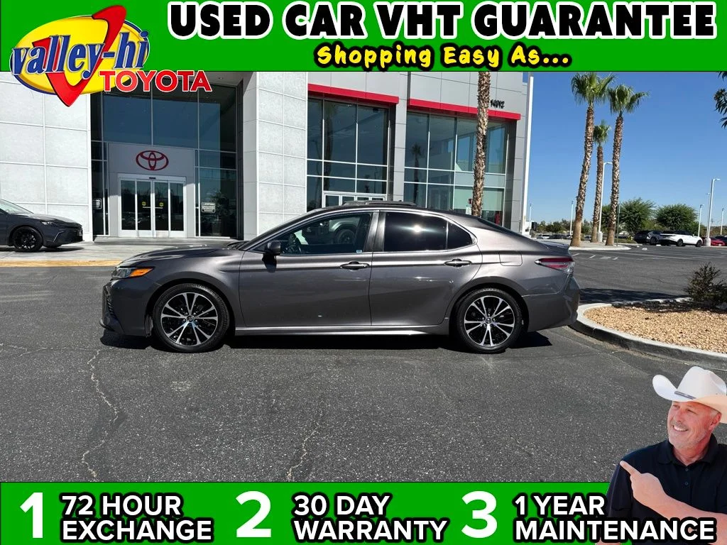 Used 2018 Gray Toyota SE image 1