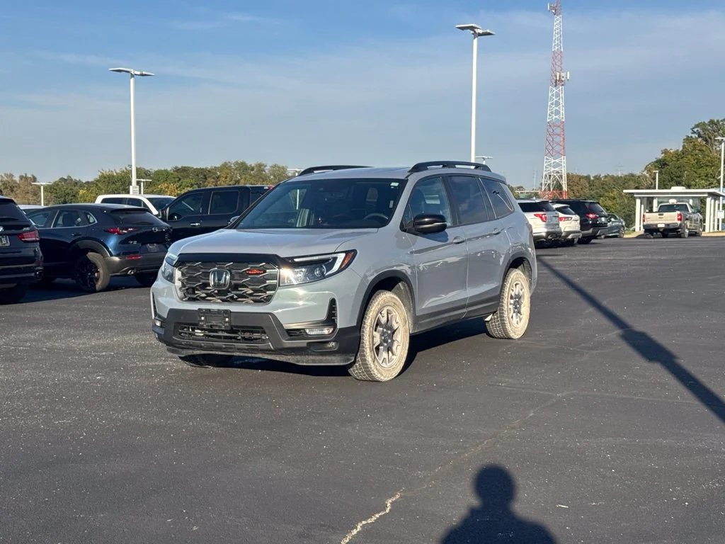 Used 2023 Gray Honda TrailSport image 2