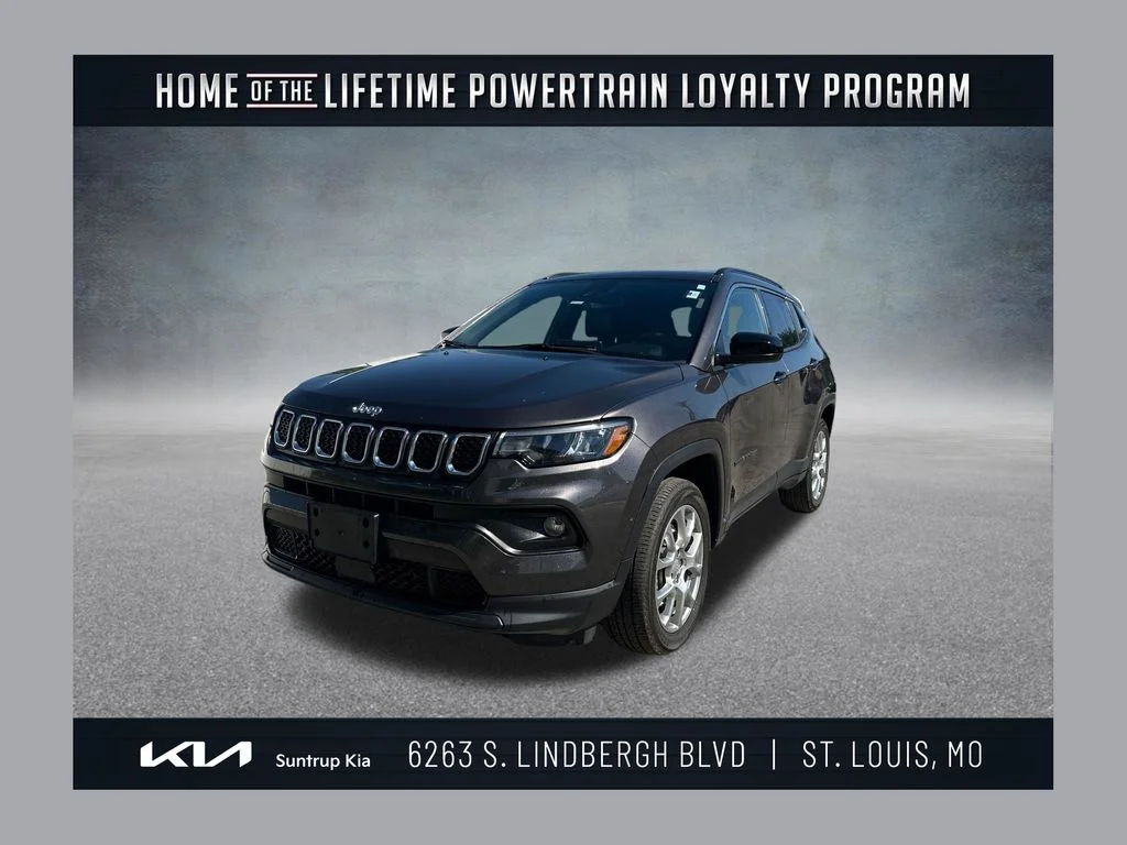 2023 Jeep Compass Latitude Lux 4X4's photo