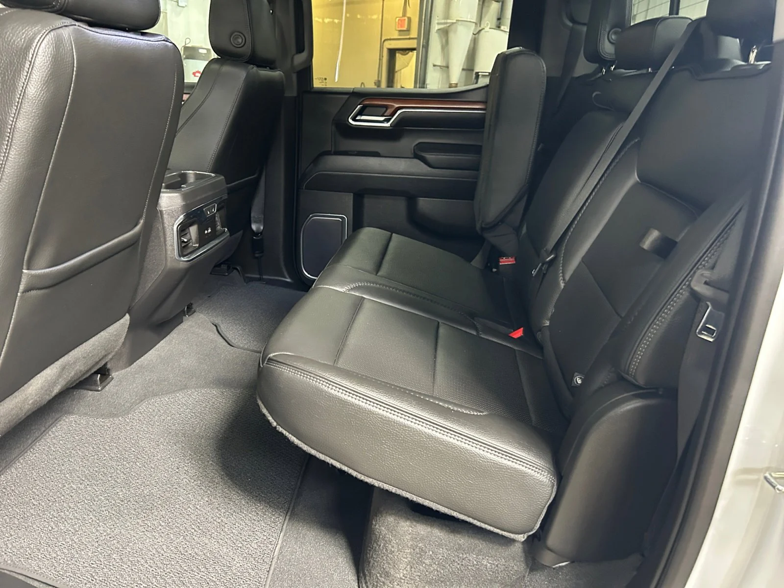 Used 2023 White GMC Denali Crew Cab image 19