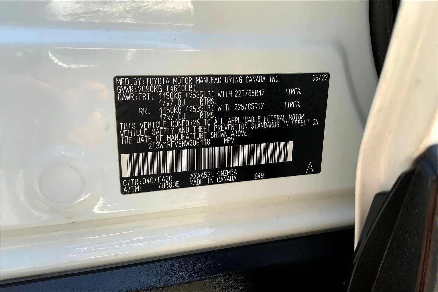 Used 2022 White Toyota XLE image 35