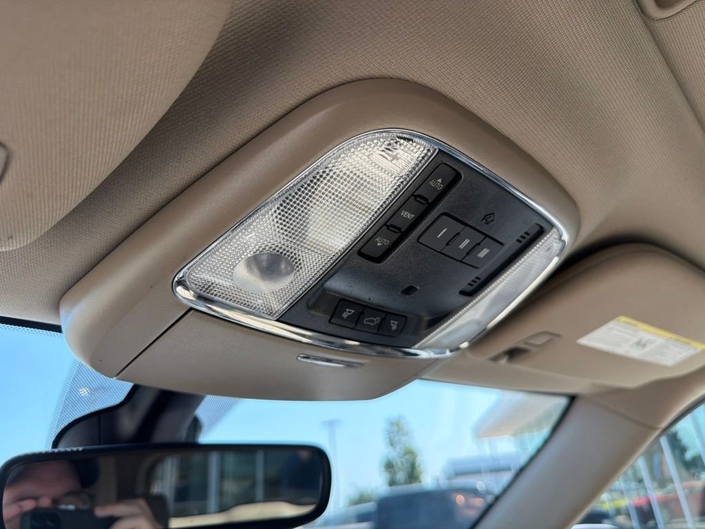 Used 2018 Blue Jeep Limited image 24