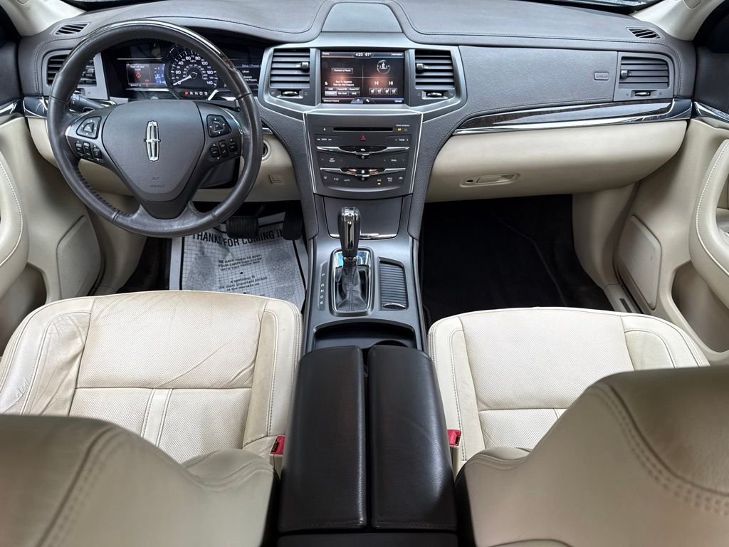 Used 2015 Brown Lincoln Base image 18