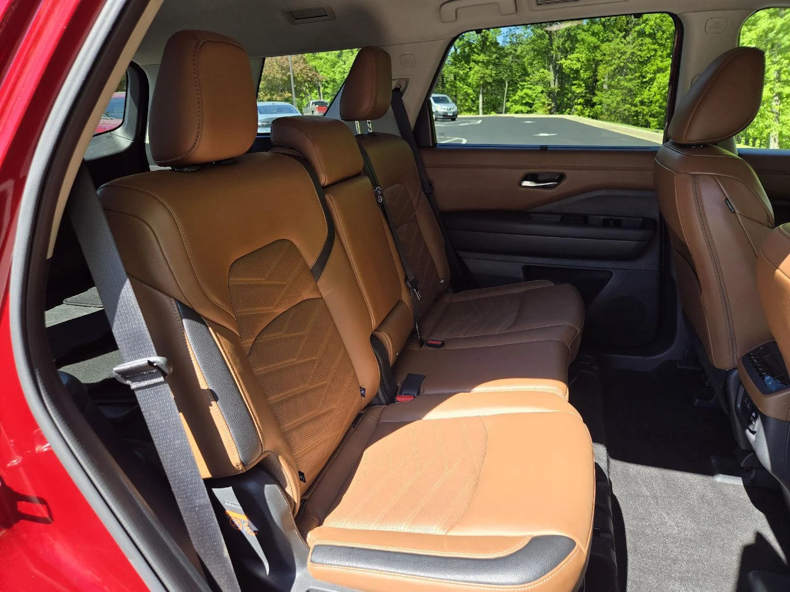 Used 2024 Scarlet Ember Nissan Platinum image 29