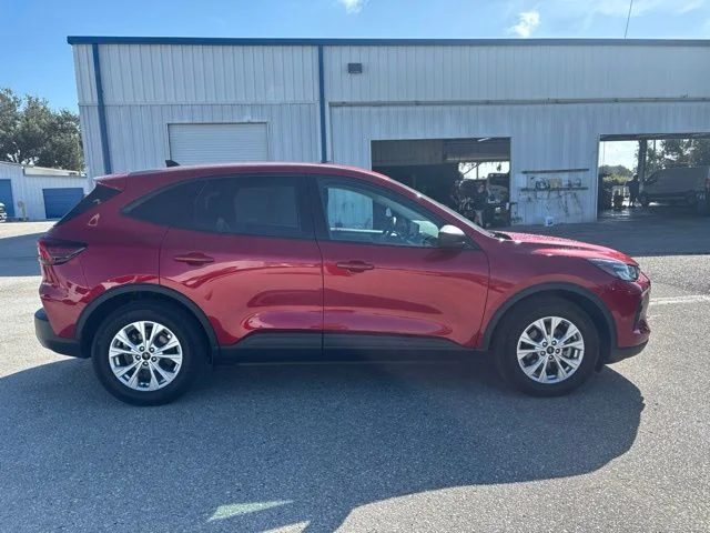 Used 2025 Red Ford Active image 4