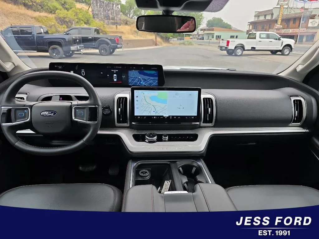 Used 2025 Oxford White Ford Active image 17