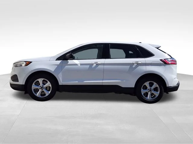 Used 2023 White Ford SE image 7