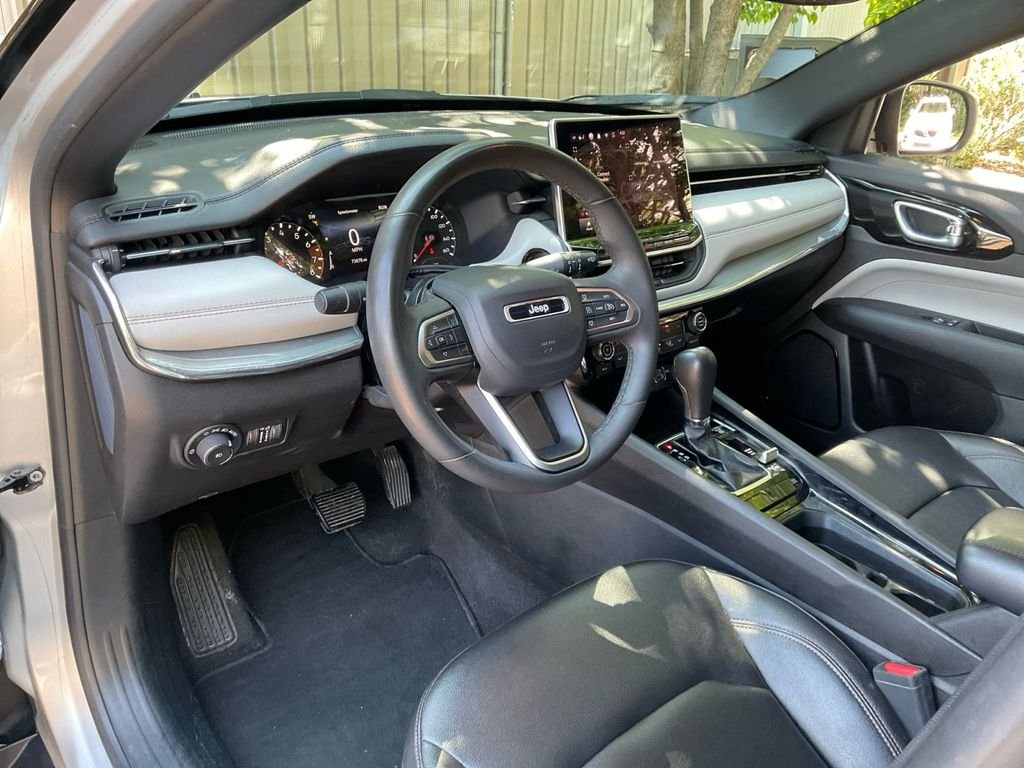 Used 2024 Silver Jeep Limited image 22