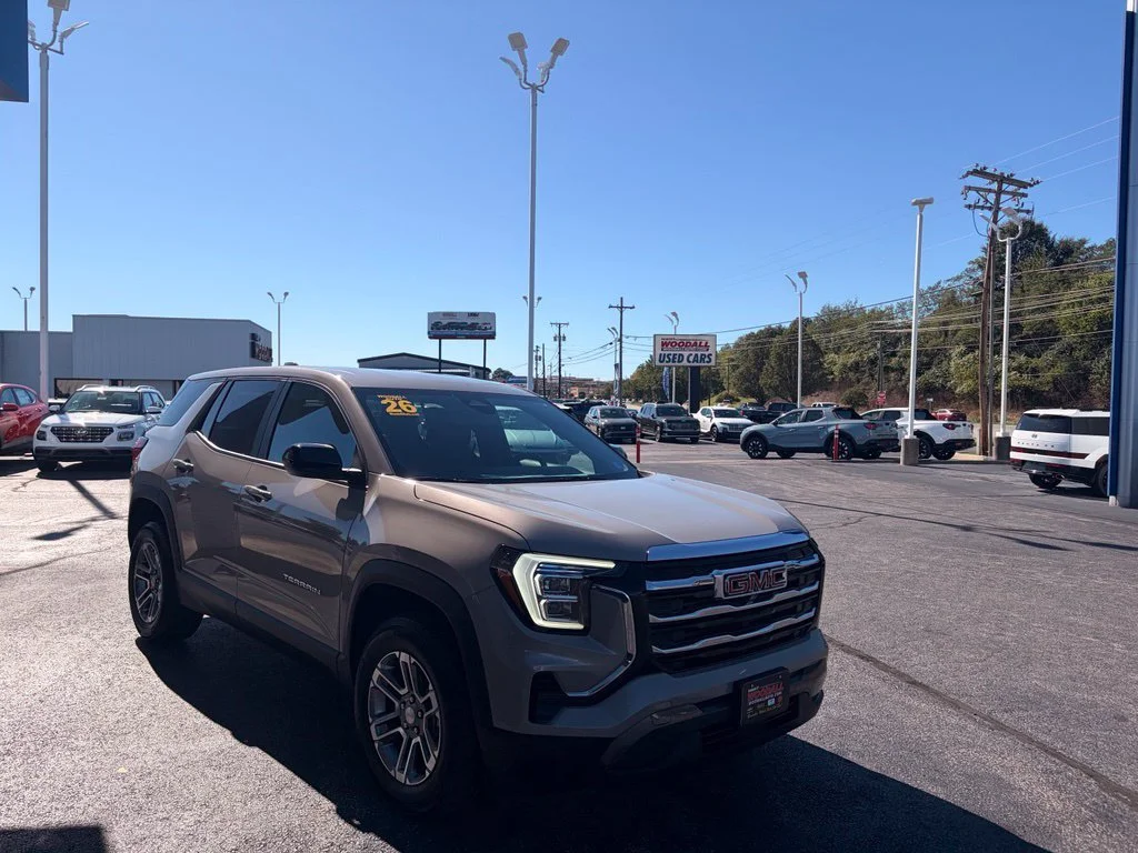 Used 2026 Riverstone Metallic GMC Elevation image 3