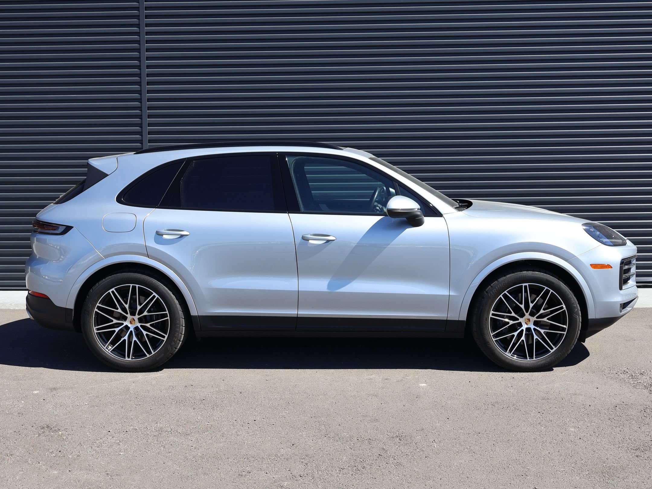 Used 2024 Dolomite Silver Metallic Porsche  image 10
