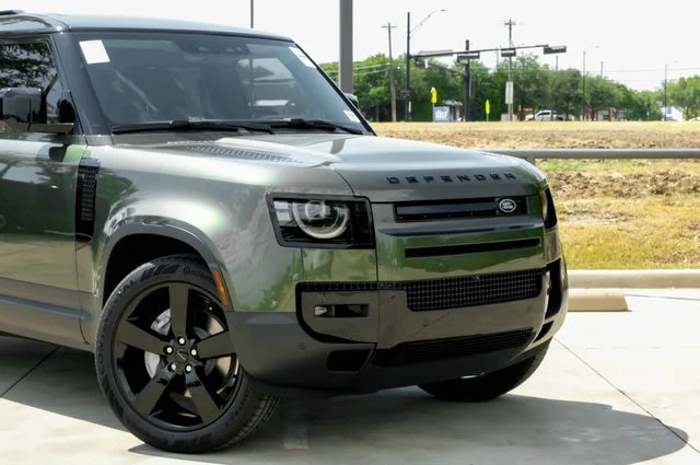 New 2026 Woolstone Green Metallic Land Rover S image 9