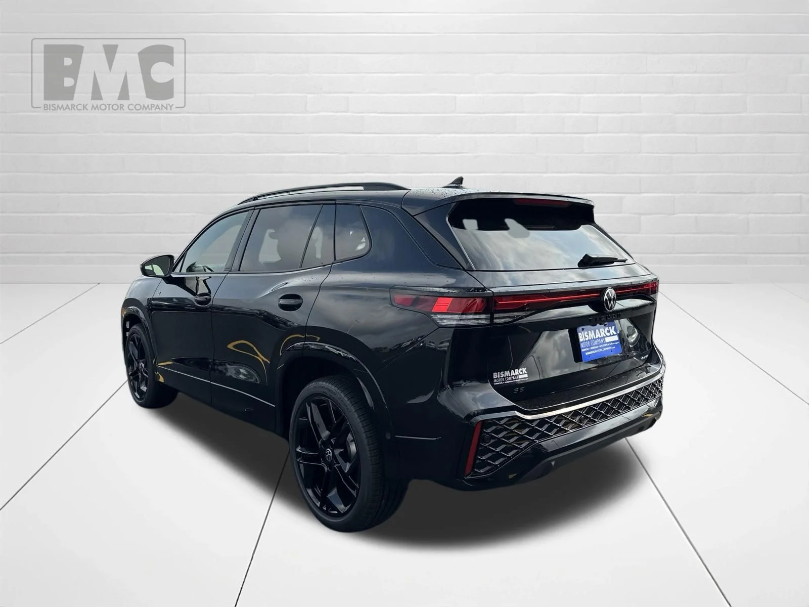 New 2026 Black Volkswagen 2.0T SE R-Line Black image 4