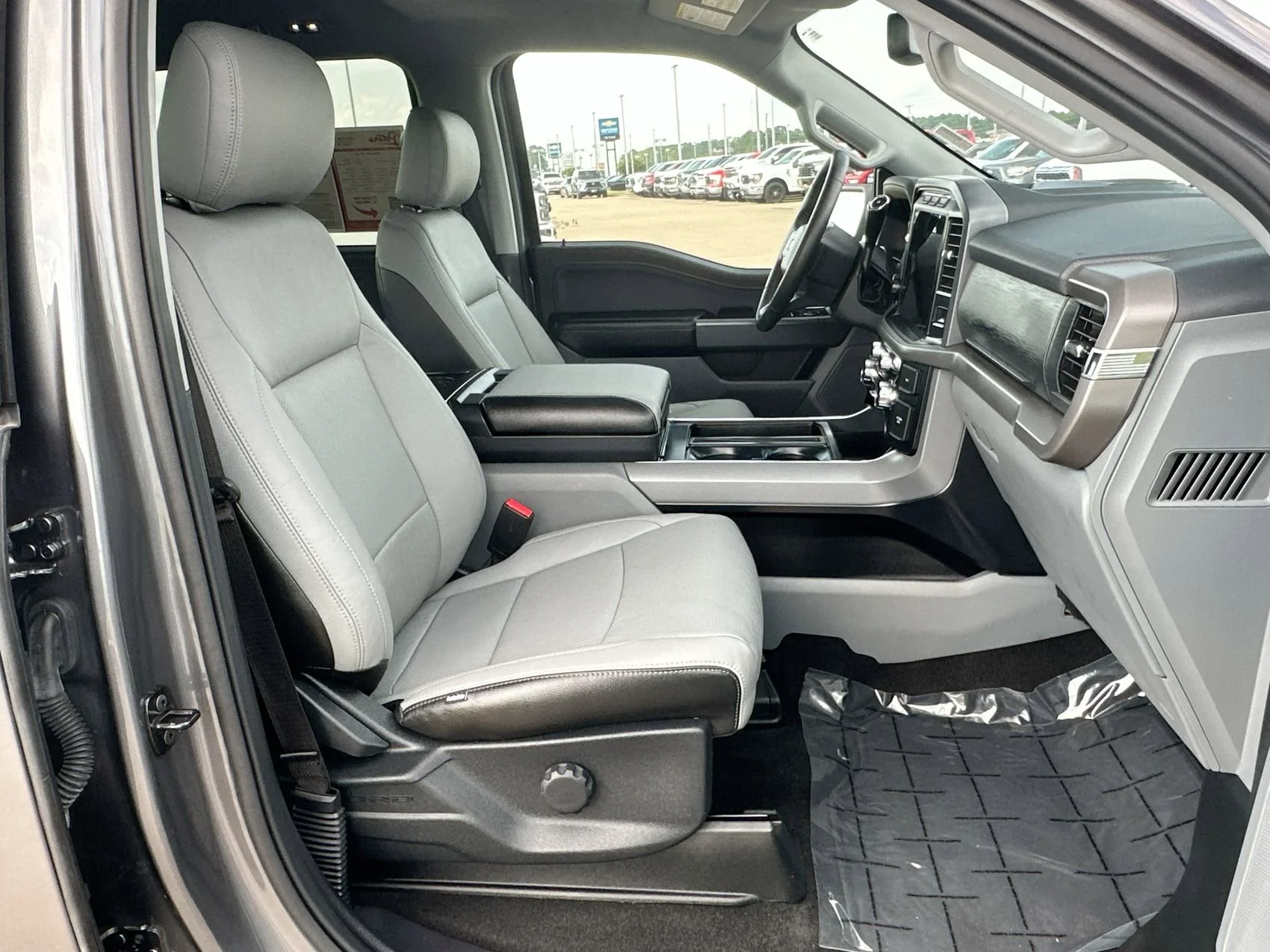 2024 Ford F-150 XLT - Photo 23