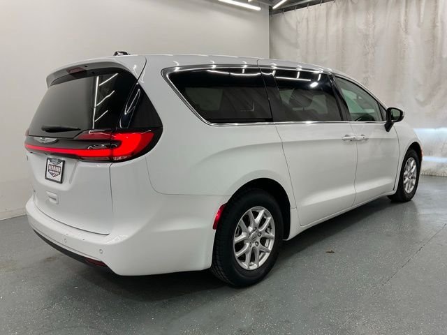 Used 2023 White Chrysler Touring L image 7