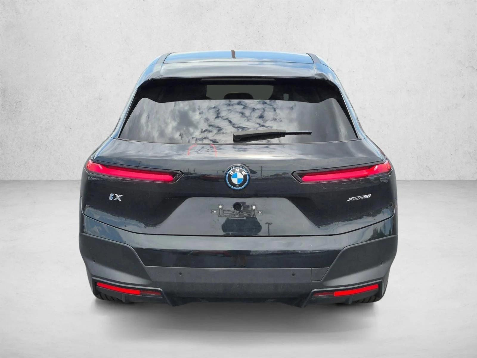 Used 2024 Black Sapphire Metallic BMW xDrive50 image 6
