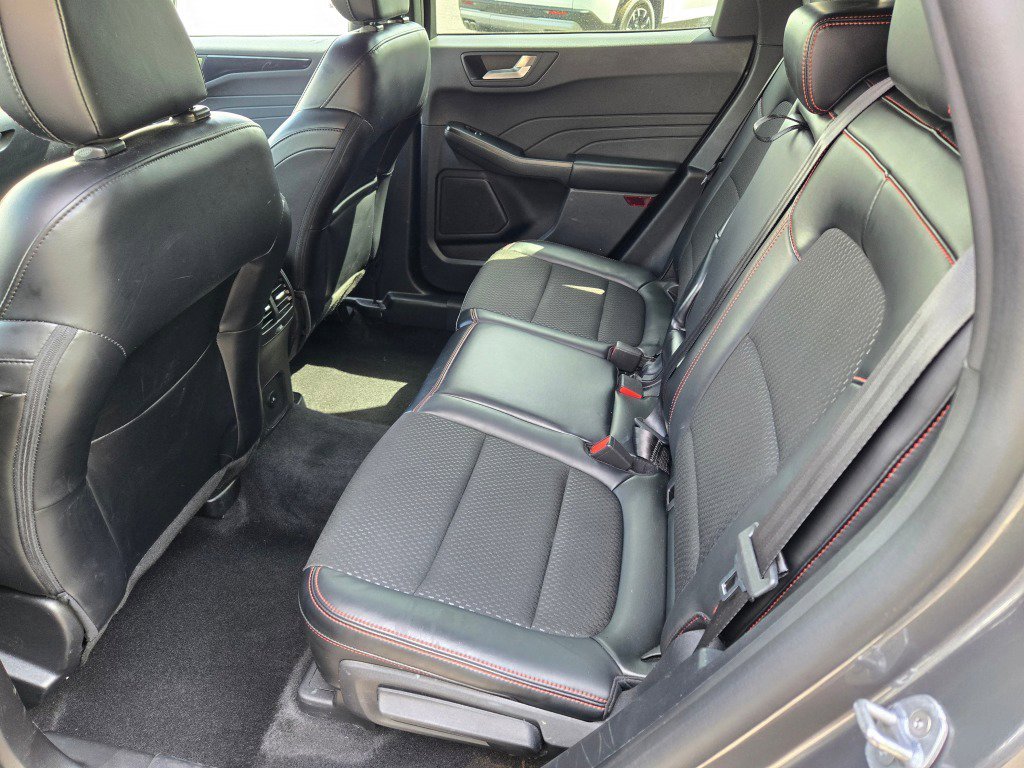 2025 Ford Escape ST-Line - Photo 17