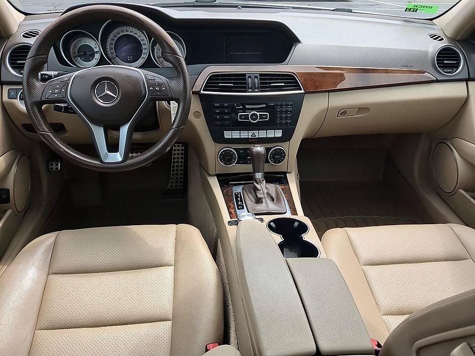 Used 2014 Diamond White Metallic Mercedes-Benz C 250 image 30