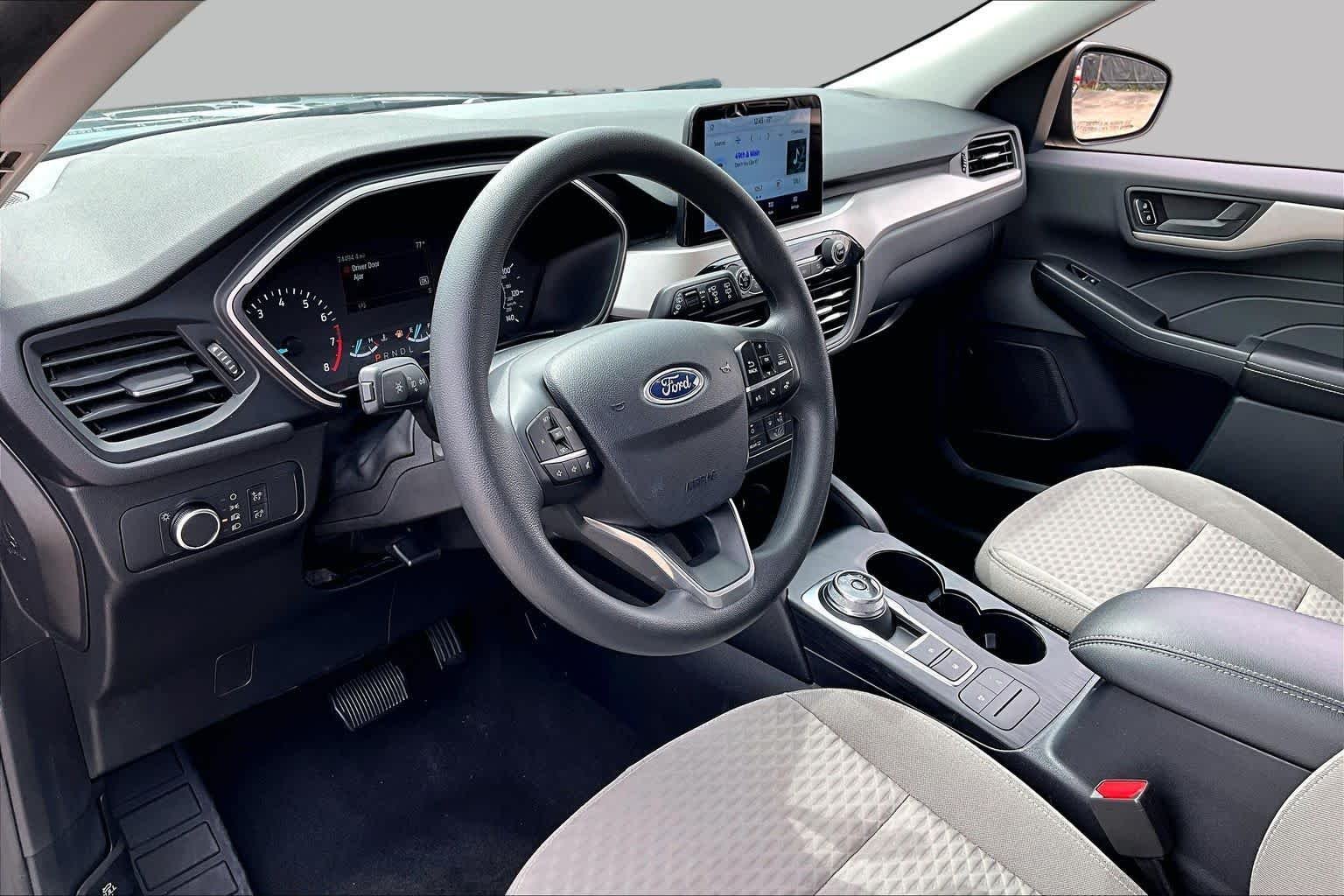 Used 2022 Stone Blue Metallic Ford SE image 18