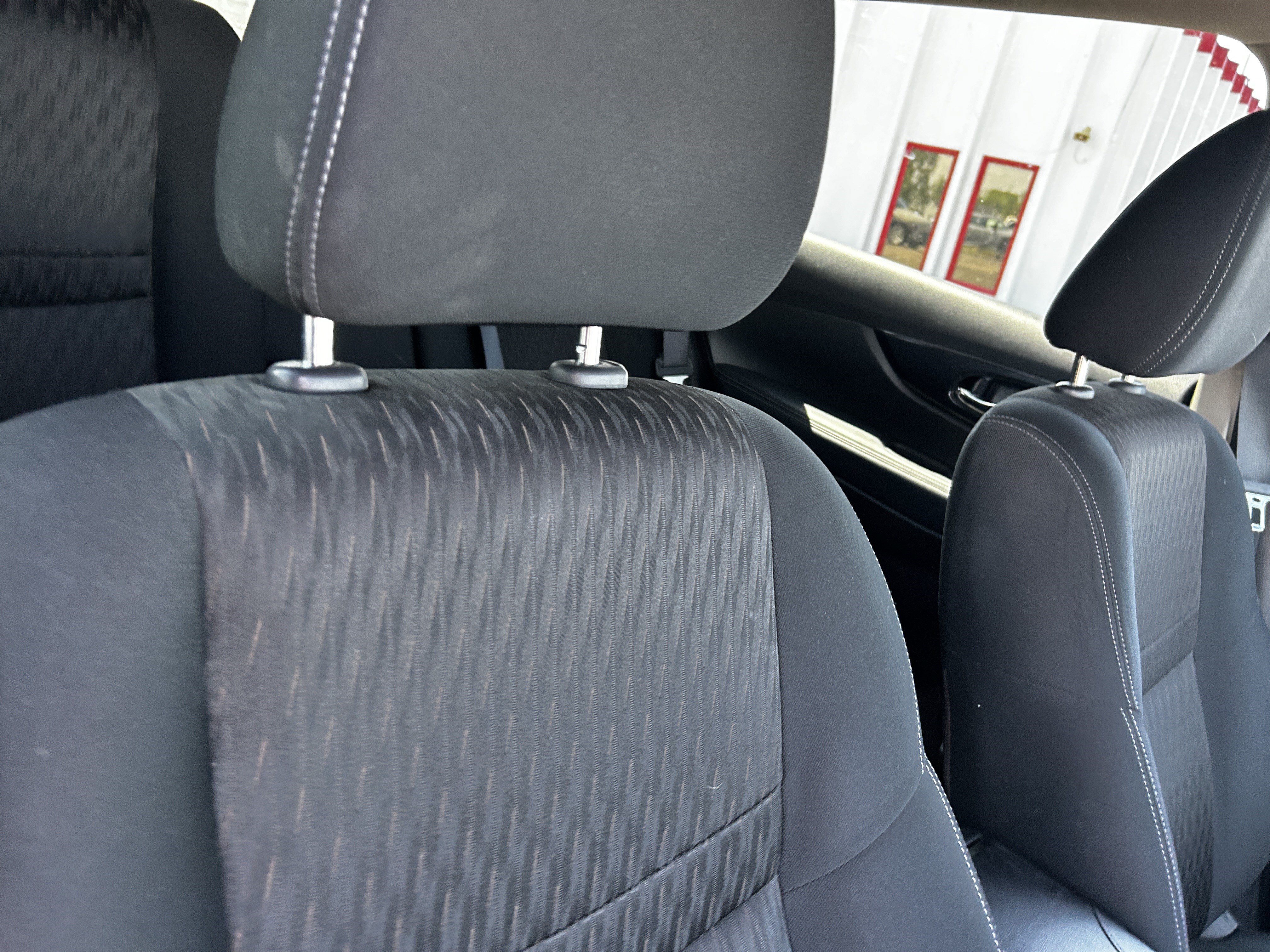 2018 Nissan Rogue SV - Photo 13