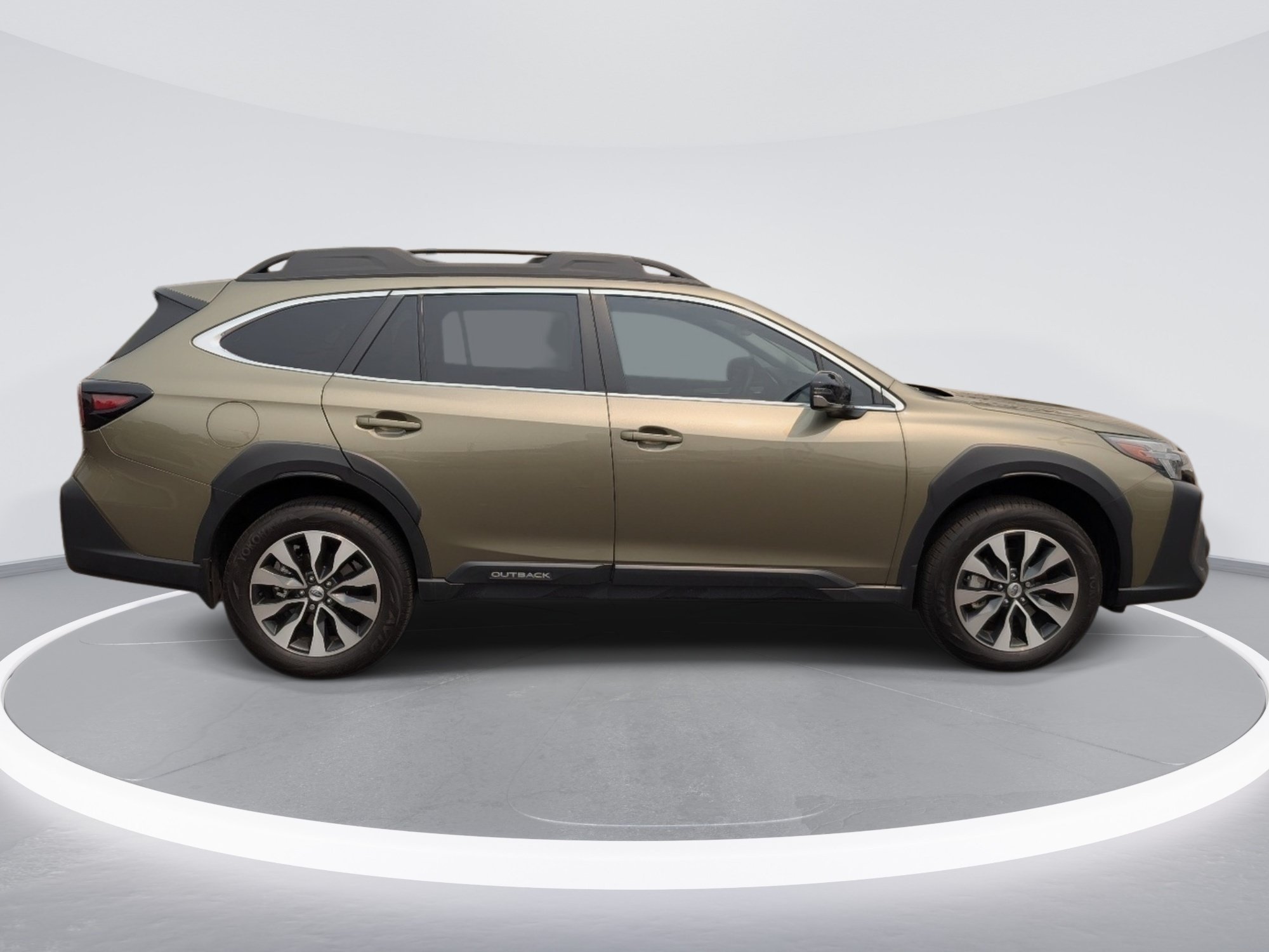 Used 2025 Autumn Green Metallic Subaru Limited image 4