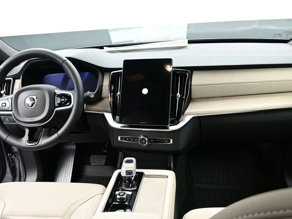 New 2026 Aurora Silver Volvo Plus image 20