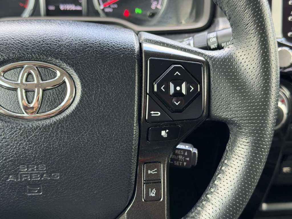 Used 2020 White Toyota Nightshade image 10